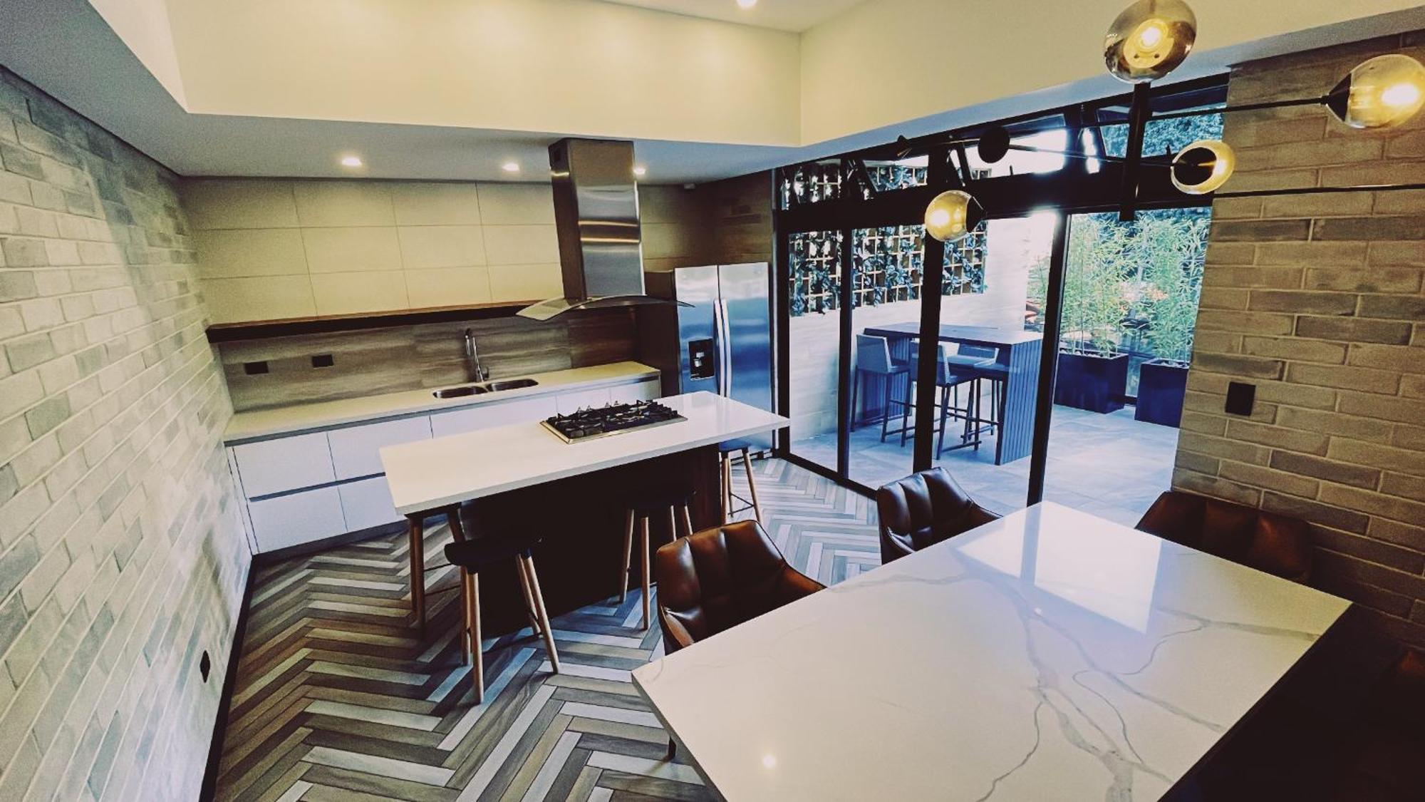 Penthouse Ciudad De Zona 10 Eon *